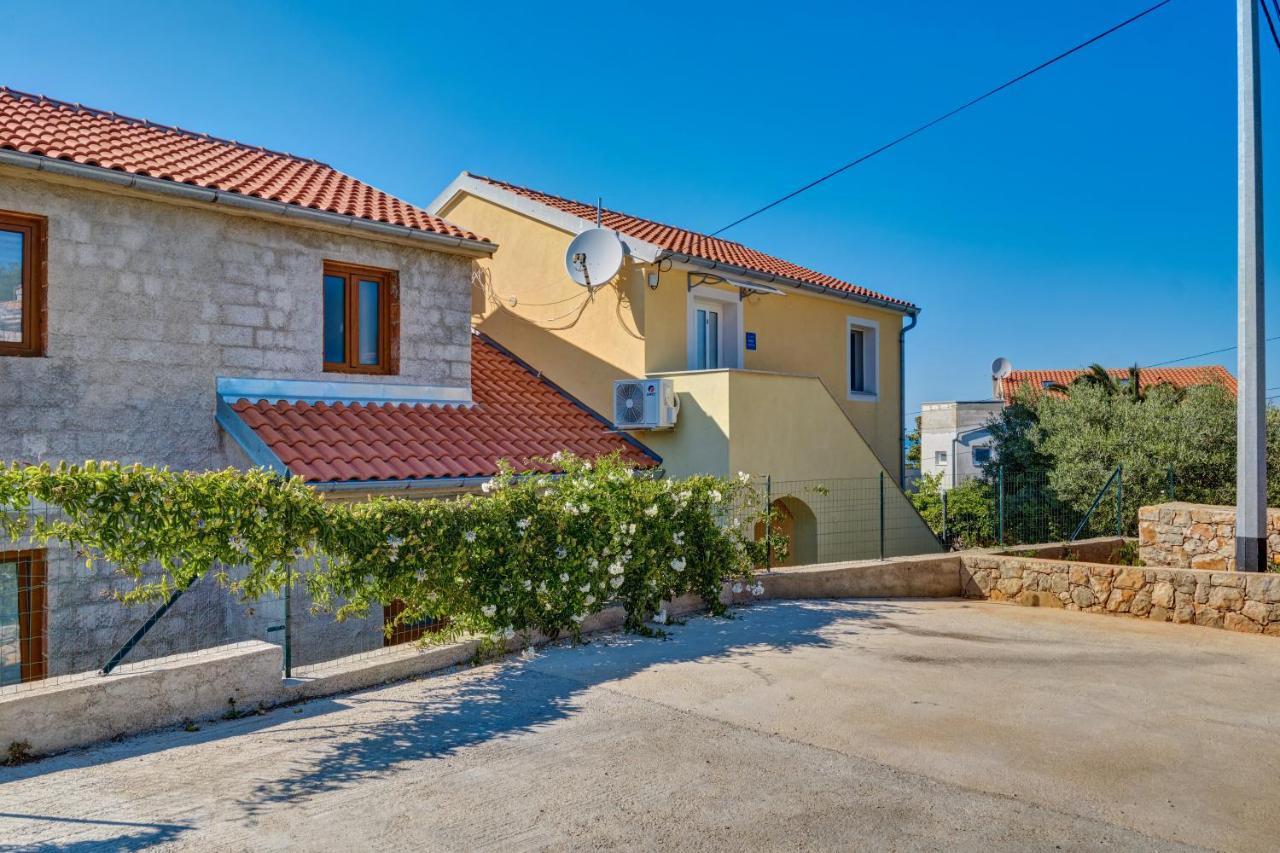 Apartment Tena Veli Losinj Exterior photo